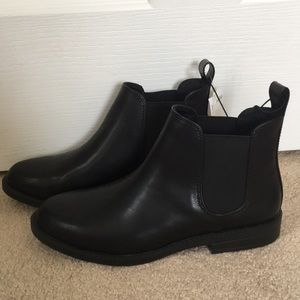 Black Chelsea boots
